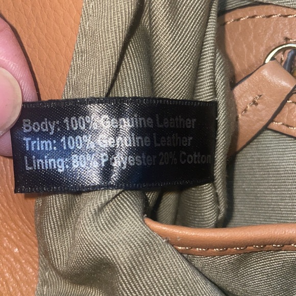 G.I.L.I Classic Leather Hobo Verona Shoulder Bag Tan Color - Picture 9 of 9